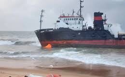 Affaire navire échoué à Fidjrossè : la Criet ordonne le démantèlement du bateau