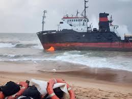 Affaire navire échoué à Fidjrossè : la Criet ordonne le démantèlement du bateau