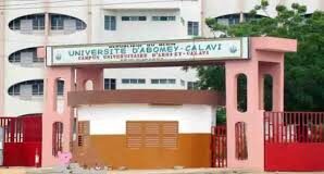 UAC : programmé pour une conférence un professeur décède après un malaise dans les escaliers