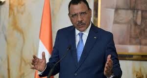 Niger : l’ancienne Directrice de RFI mobilise des ministres Africains pour libérer Mohamed Bazoum