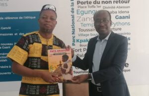 Littérature : la BD Tata Adjatchè présentée au Ministre de la Culture