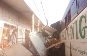 Excès de vitesse : un bus perd le contrôle et fait plusieurs blessés à Parakou