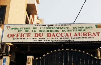 Bac 2025 : un groupe de candidats recalés pour dépôt tardif de dossiers implorent l’indulgence du DOB