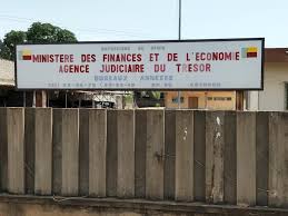 Bénin : l’AJE invite plusieurs personnes dans ses antennes de Ouidah et de Parakou