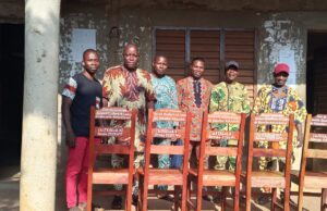 Rentrée scolaire 2025-2026 : l’UJEECaG-K fait don de matériels à l’administration du CEG Gouako-Kotoclomè