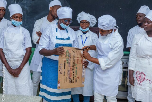 057930965438001745926483