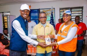 « ZED Phone » : Moov Africa et ZED Motors équipent les conducteurs de taxis-motos de smartphones