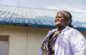 De survivante à championne mondiale de la lutte contre le paludisme