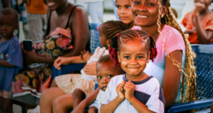 Plus de 10 millions d’enfants protégés contre la poliomyélite dans le cadre de campagnes transfrontalières coordonnées en Angola, en RDC et en Namibie