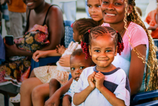 Plus de 10 millions d’enfants protégés contre la poliomyélite dans le cadre de campagnes transfrontalières coordonnées en Angola, en RDC et en Namibie