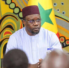 Sénégal : « Je dormirai le cœur léger », réagit Ousmane Sonko après son limogeage