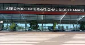 Menace terroriste au Niger : l’aéroport de Niamey de nouveau ciblé par une incursion armée meurtrière