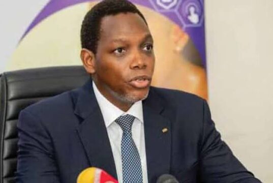Arnaques à la grâce présidentielle au Bénin : le ministre Yvon Détchénou met en garde