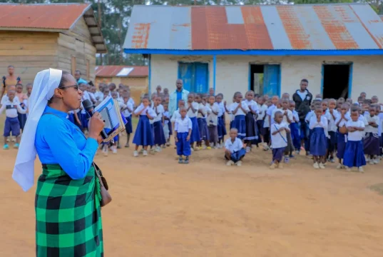 À Kayna, écoles et communautés renforcent la vigilance face au virus Bundibugyo